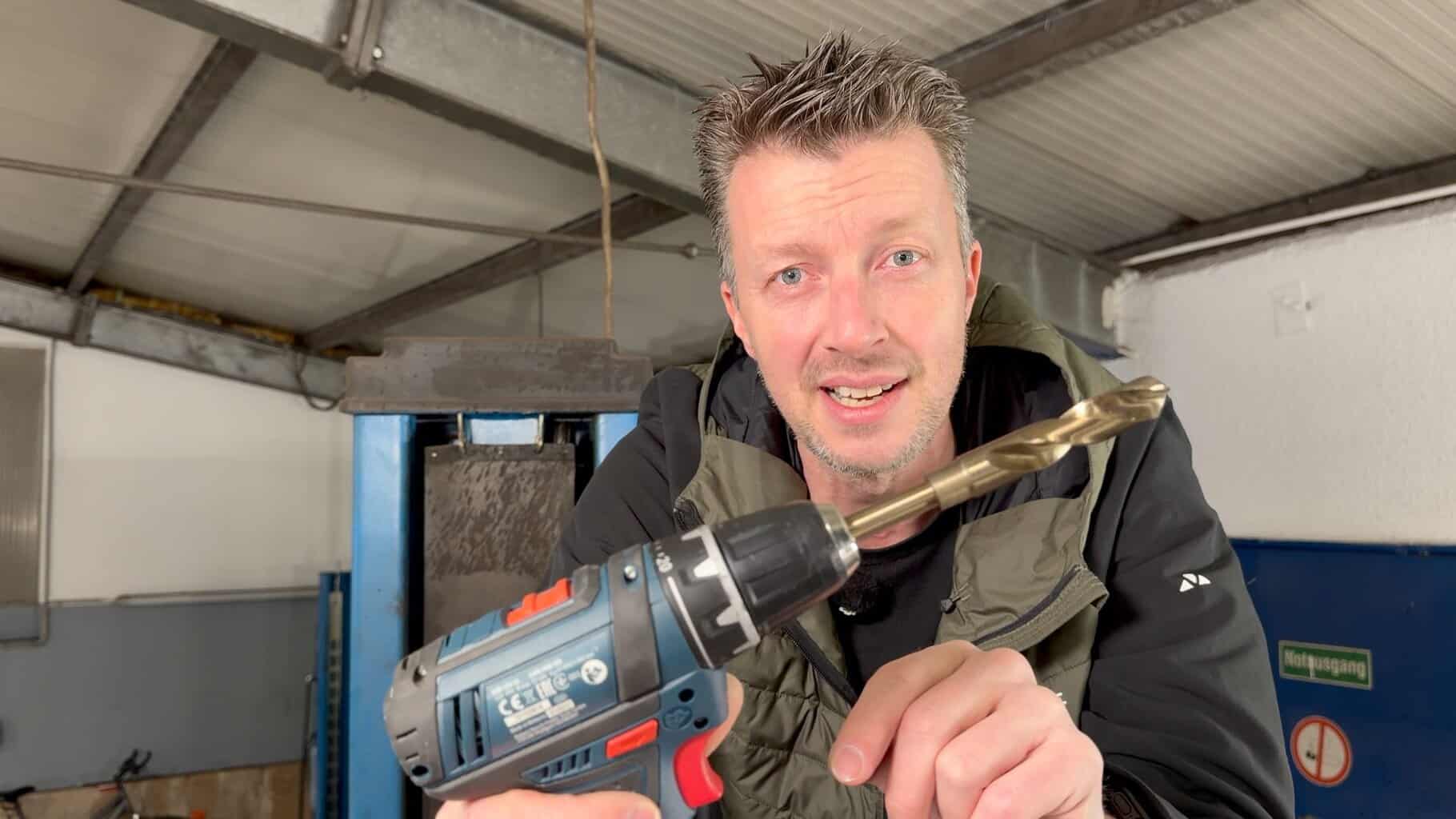 16 mm Bohrer Kastenwagen Antenne einbauen , 16 mm Bohrer Kastenwagen Antenne einbauen