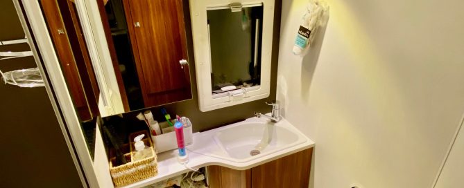 Adria_Coral_XL_Längsbad