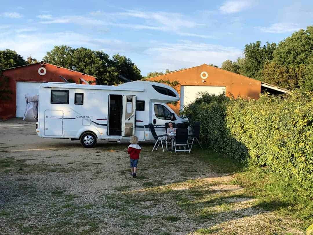 Bonnieux Weingut Camping