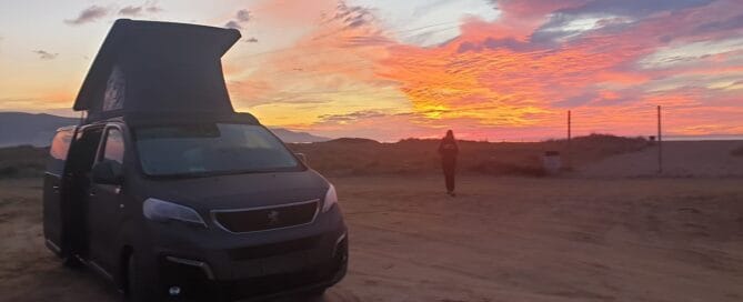 Camper-Morgenrot-Spanien-Strand