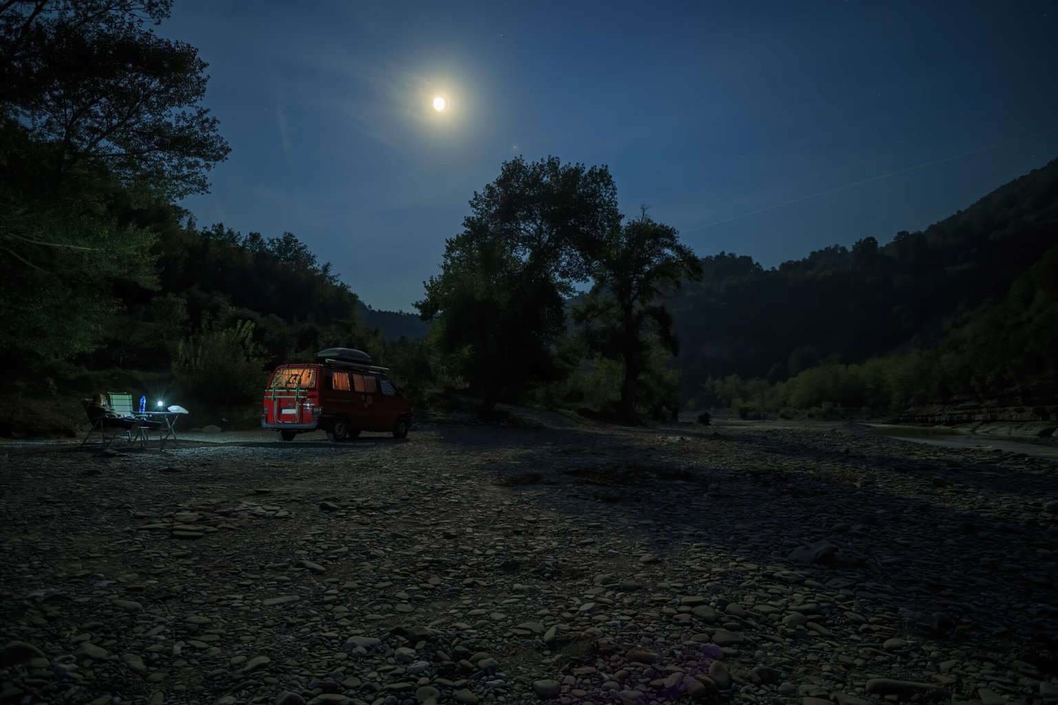 , Camping VW T4 Fluss Albanien Nacht Mond