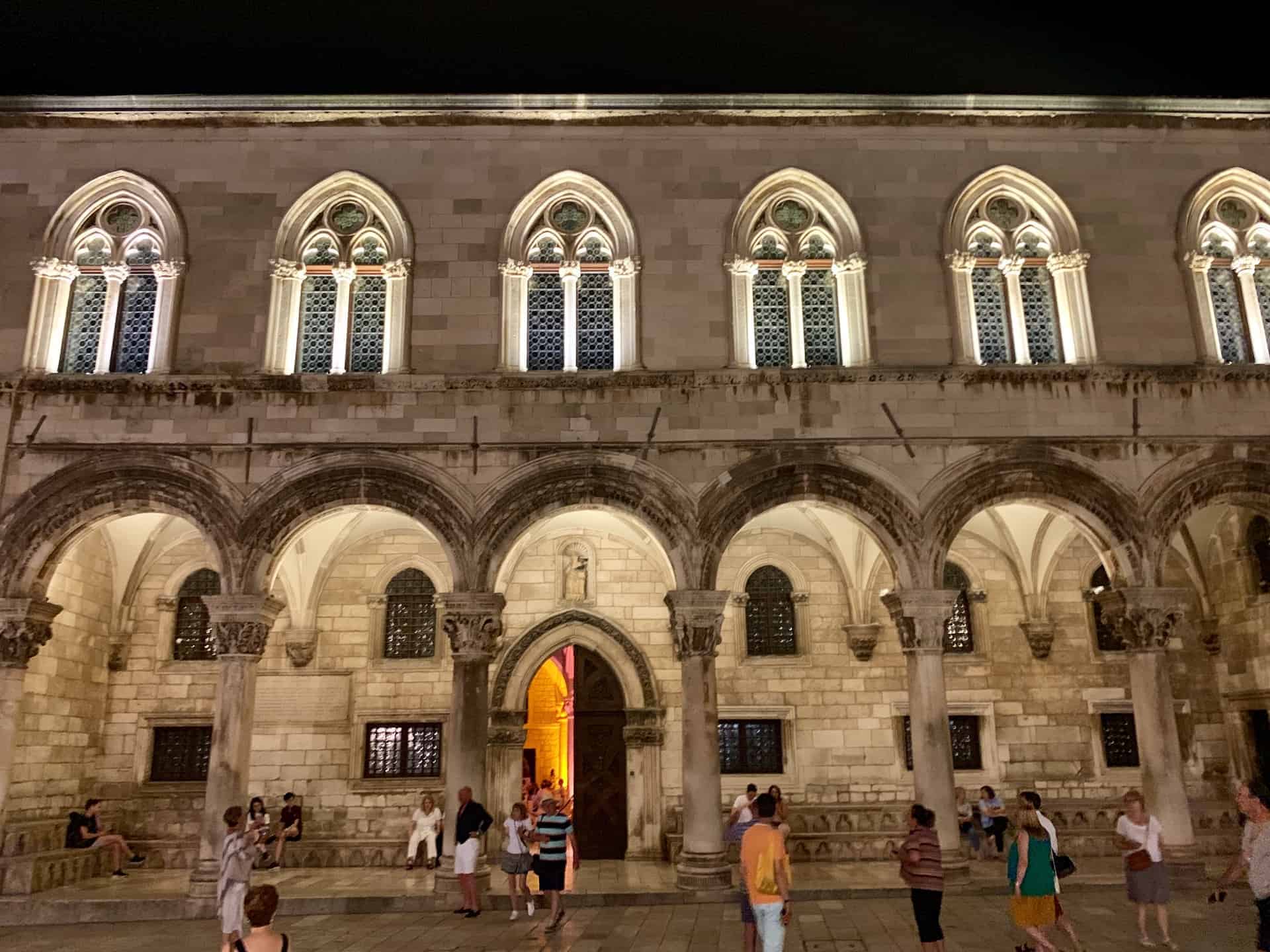 Dubrovnik_Altstadt_Die_Stadt_bei_Nacht
