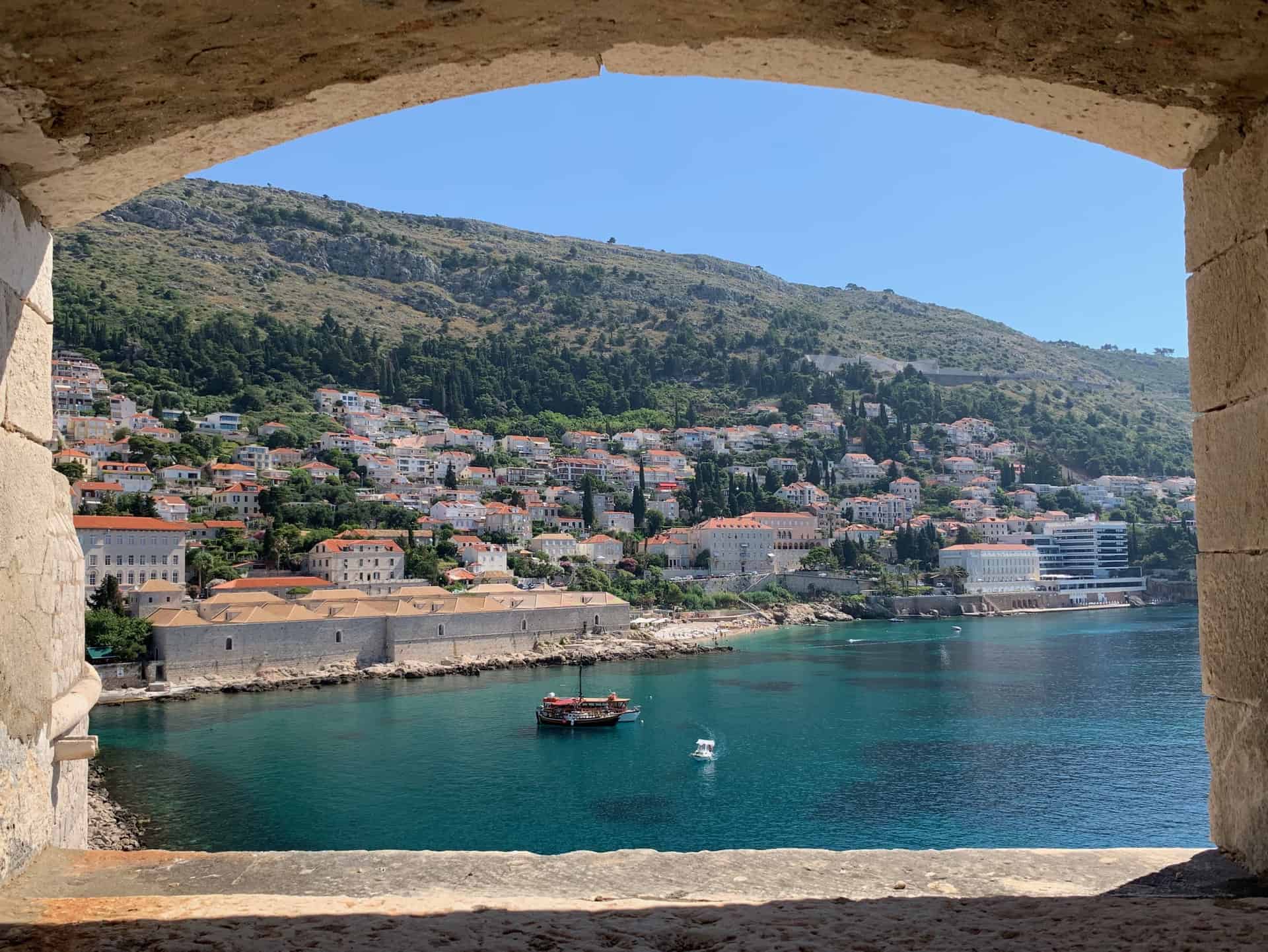 Dubrovnik_Altstadt_Stadtmauer_Aussicht_Fenster