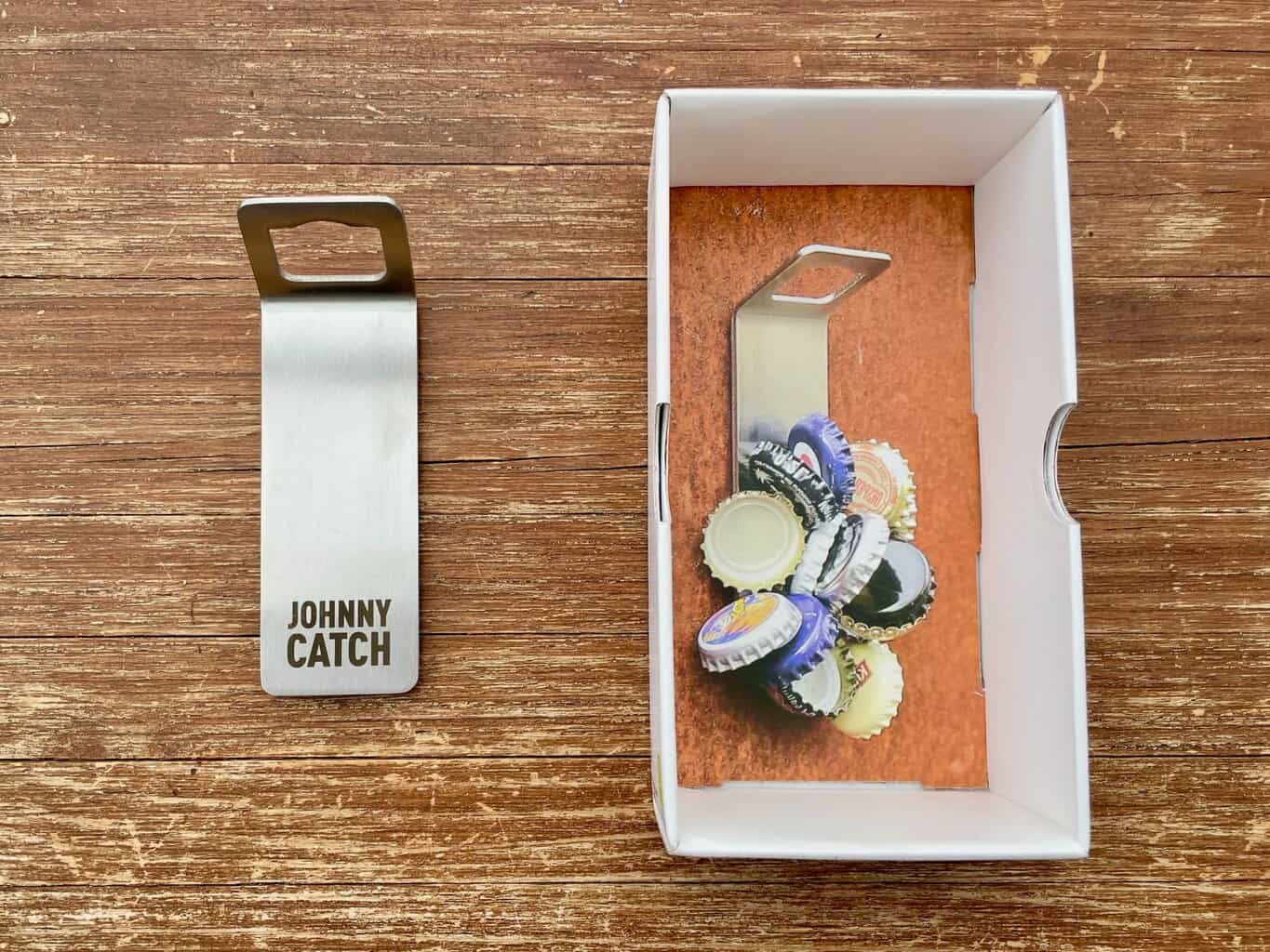 Flaschenöffner Johnny Catch hoefats in der Wohnmobil Küche Titelbild , Flaschenöffner Johnny Catch hoefats in der Wohnmobil Küche Titelbild