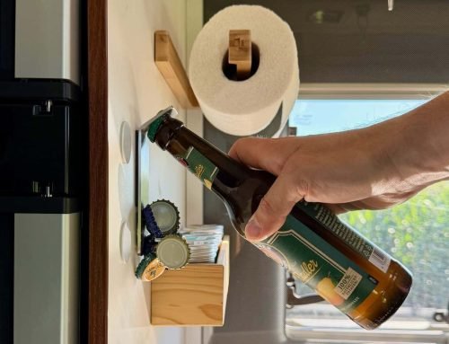 Johnny Catch Wand-Flaschenöffner mit Magnet aus Edelstahl