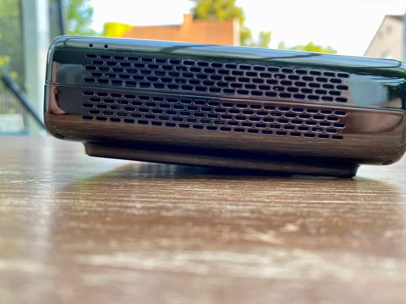 Gefählich geblähter Akku verbiegt komplette Unterseite , Gefählich geblähter Akku verbiegt komplette Unterseite