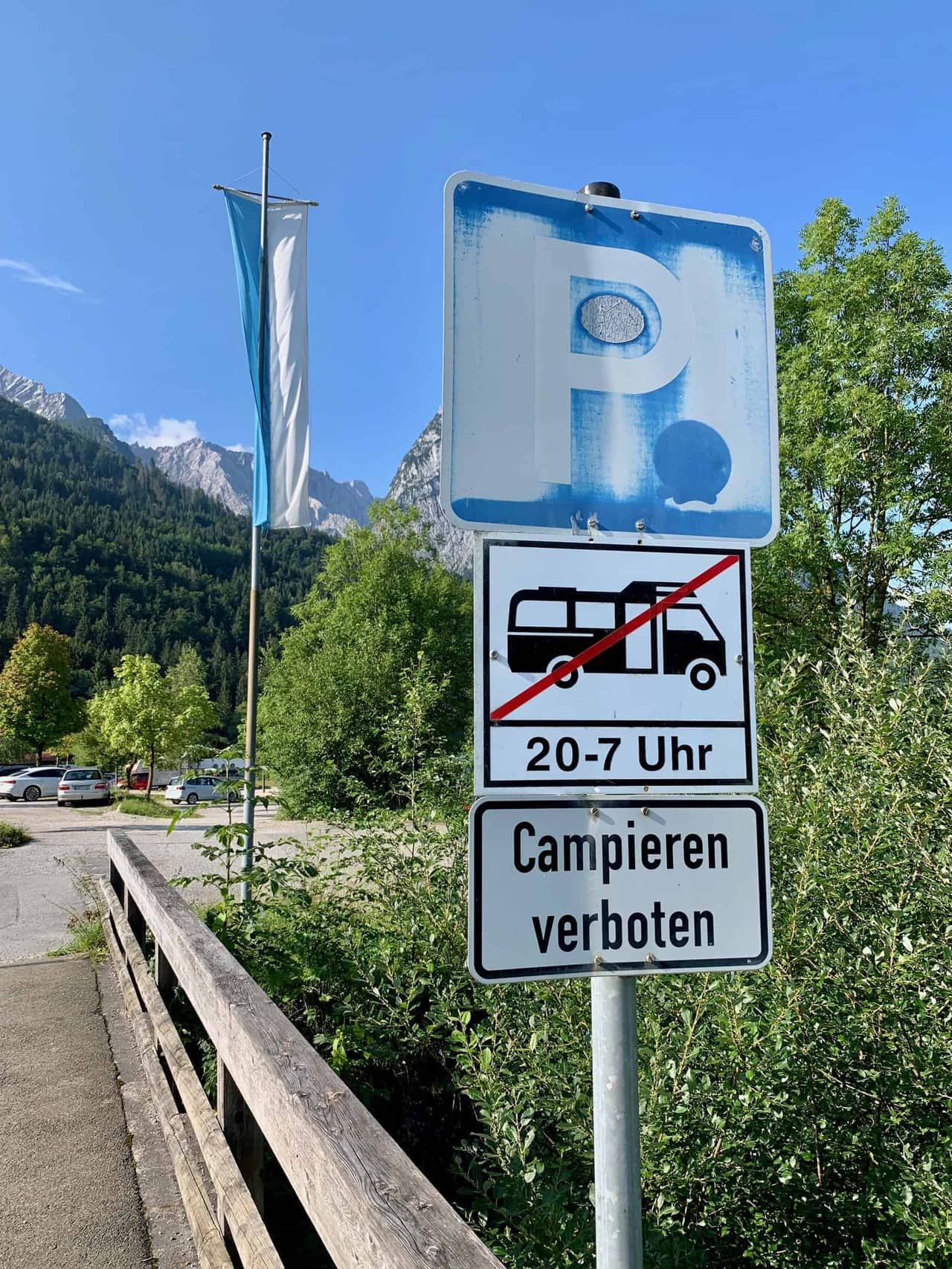 Höllentalklamm_Parkplatz_Alpspitzbahn_Campieren_verboten_Schild