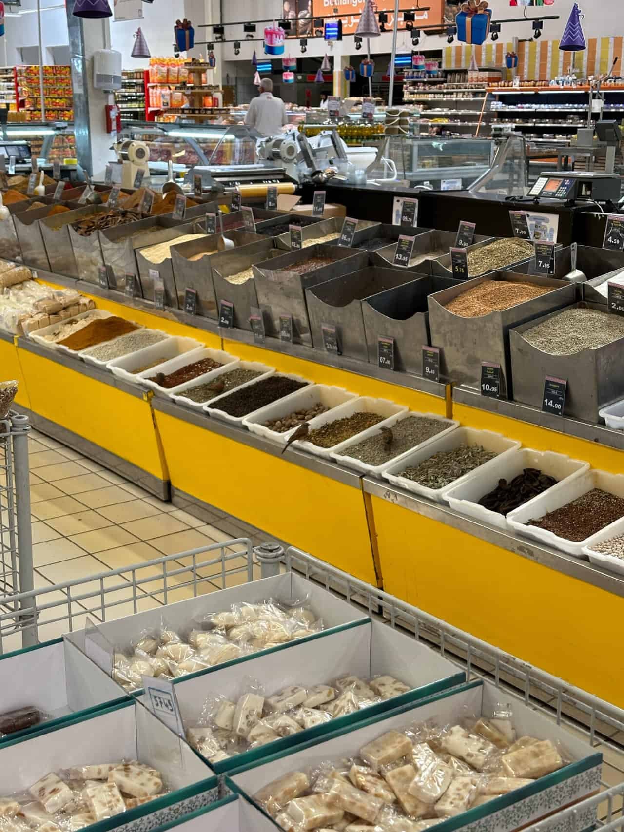 Marokko Marjane Voegel Gewuerze Kerne , Marokko Marjane Voegel Gewuerze Kerne