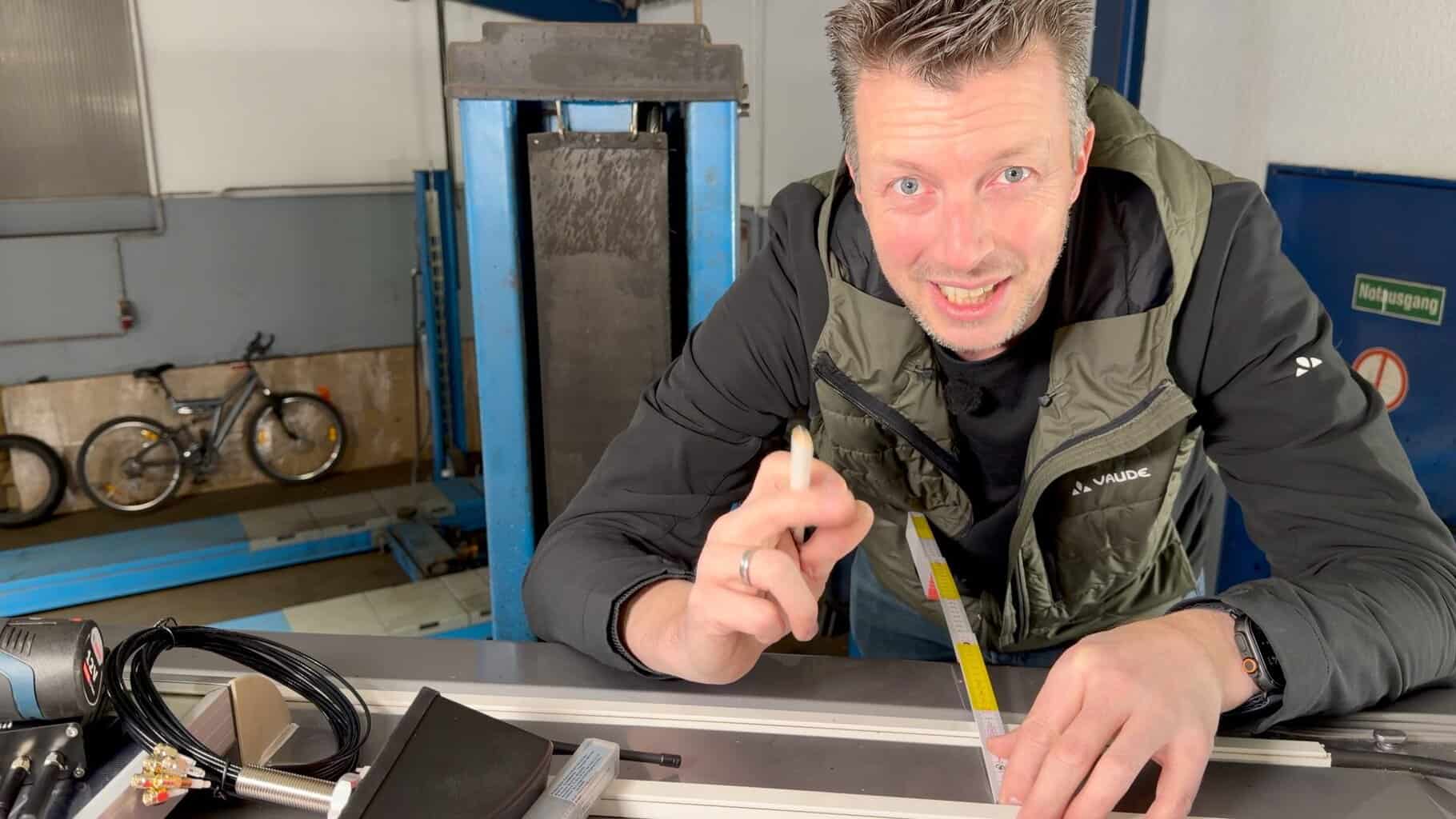 Messen messen messen Bohrpunkt markieren , Messen messen messen Bohrpunkt markieren