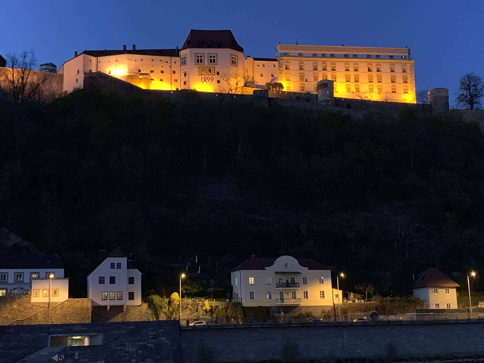 Passau_Oberhaus_Zur_Blauen_Stunde