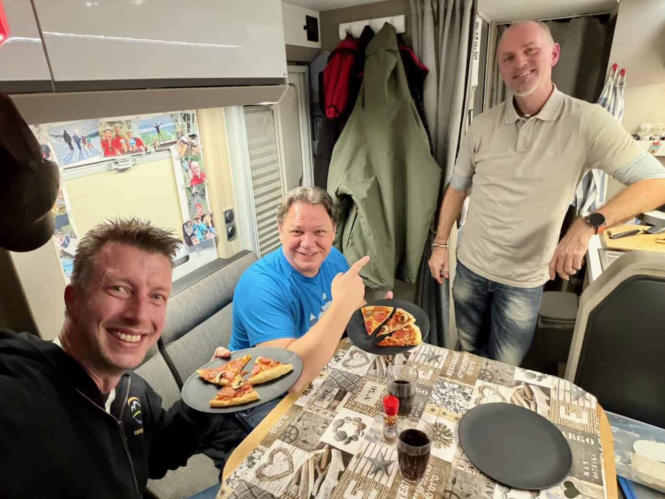 Rolands selfmade Pizza mit Patrick und Flo , Rolands selfmade Pizza mit Patrick und Flo