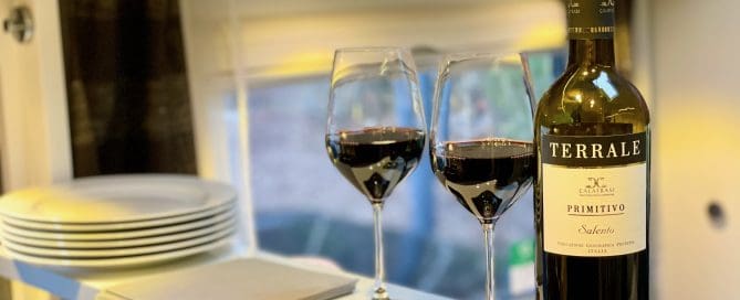 Silwy-Kristallgläser-Magnetgläser-im-Einsatz-Wohnmobildinner-mit-Schwiegereltern