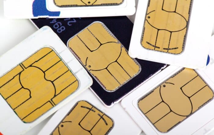 Verschiedene SIM-Karten für Datentarife auf Fernreisen