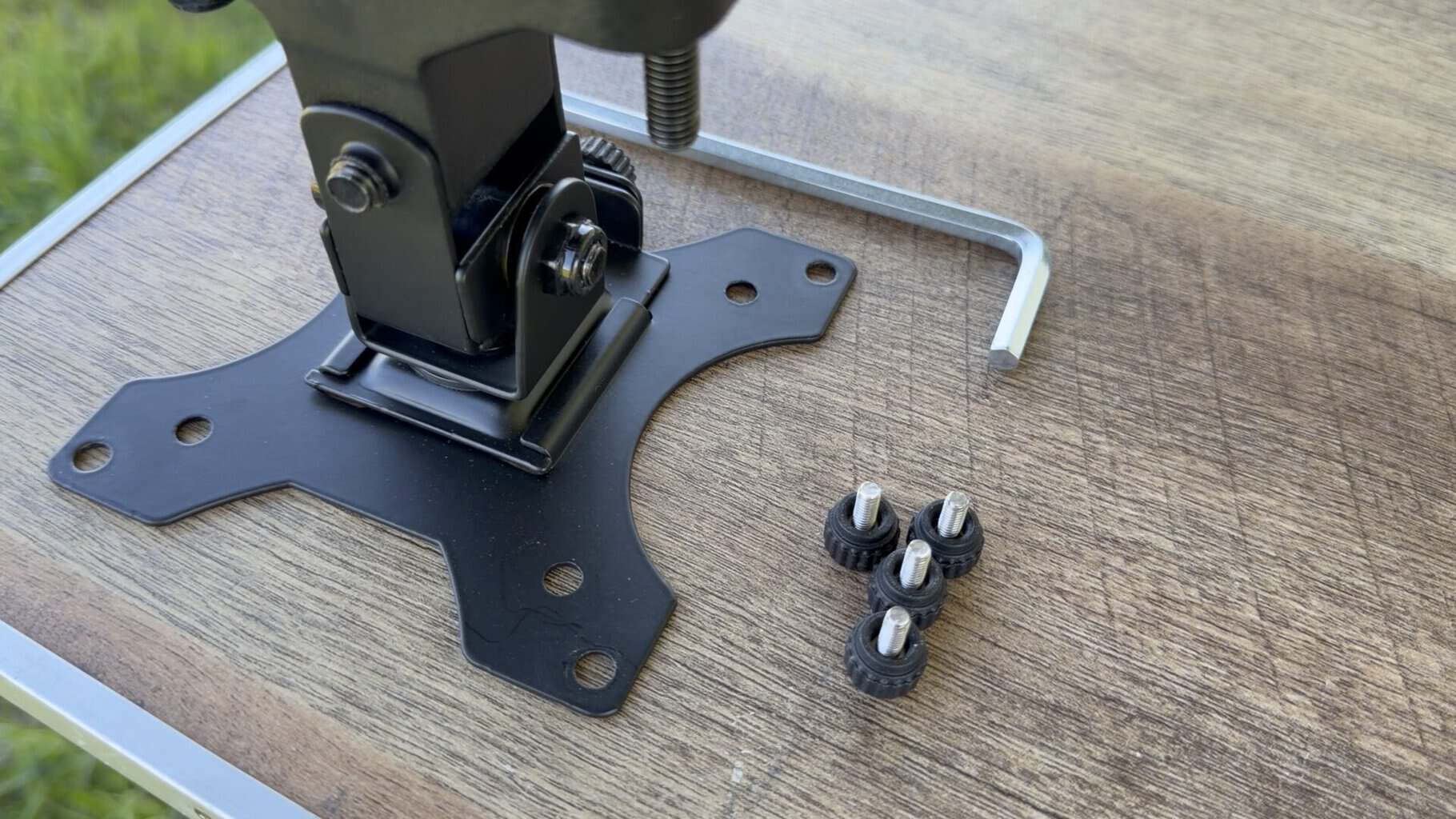 TV Halterung VESA Standard 100×100 und 75×75 mm , TV Halterung VESA Standard 100x100 und 75x75 mm