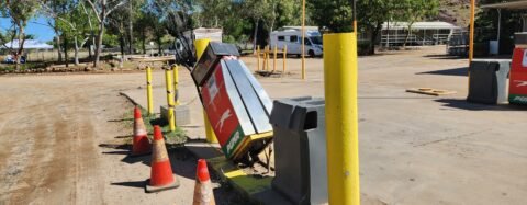 Outback Abenteuer in Australien: Unsere Top-Tools und Tipps aus Down Under! Teil 1, Tanksäule defekt