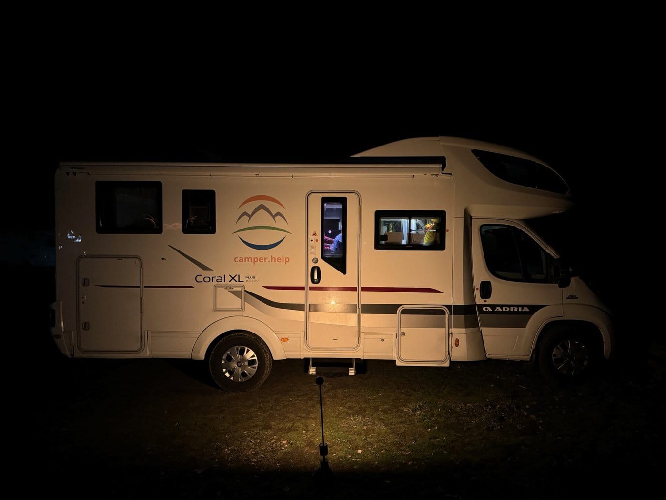 , Viozon Campinglampe Test Campingplatz Lichtkegel auf das Wohnmobil warmweiss